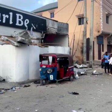 ataque-terrorista-deixa-9-mortos-em-restaurante-na-somalia
