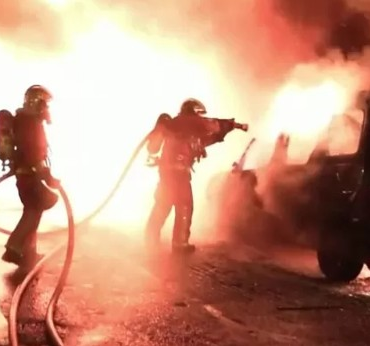 violencia-na-franca:-onda-de-protestos-por-jovem-morto-pela-policia-adiciona-nova-crise-a-longa-lista-de-macron