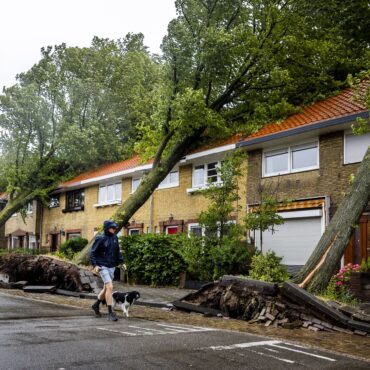 tempestade-de-verao-e-ventos-fortes-na-holanda-deixam-uma-pessoa-morta;-veja-video