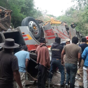 acidente-de-onibus-no-mexico-deixa-27-mortos-e-21-feridos