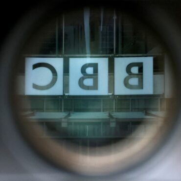 bbc-suspende-funcionario-por-escandalo-de-supostas-fotos-explicitas-de-adolescente