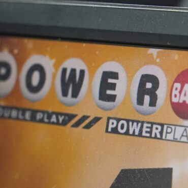americano-ganha-cerca-de-r$-5-bilhoes-na-loteria-powerball;-terceiro-maior-premio-na-historia-do-sorteio