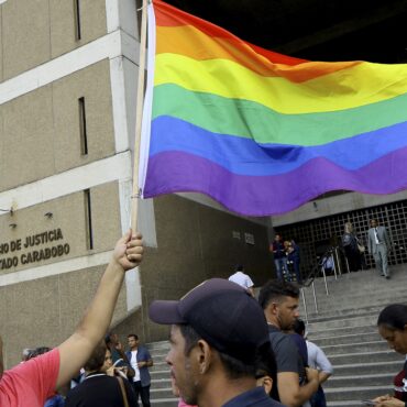 venezuela-prendeu-33-homens-porque-estavam-em-sauna-gay;-agora,-procurador-diz-que-caso-pode-ser-arquivado
