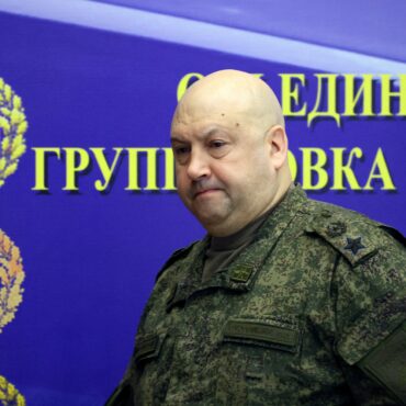 considerado-proximo-a-prigozhin,-general-russo-sergei-surovikin-e-demitido-do-cargo