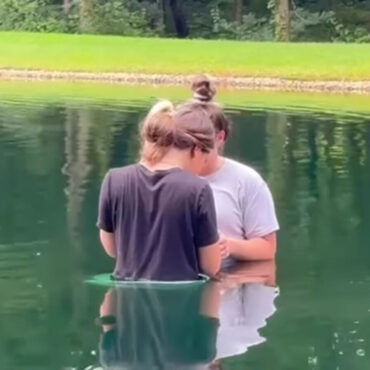 sobreviventes-resgatados-do-trafico-humano-sao-batizados-apos-aceitarem-a-jesus