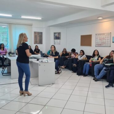 guaruja-realiza-ciclo-de-palestras-para-trabalhadores-da-rede-socioassistencial