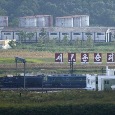 trem-deixa-a-coreia-do-norte-rumo-a-russia;-kim-e-putin-devem-se-encontrar-na-terca,-diz-imprensa-sul-coreana