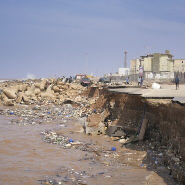 libia-recupera-mil-corpos-em-cidade-inundada-apos-tempestades;-10-mil-estao-desaparecidos