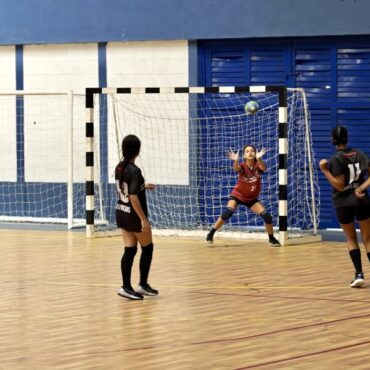 handebol,-futsal-masculino-e-futebol-feminino-sao-disputados-nesta-quarta-feira-(13)