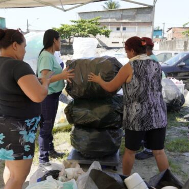 guaruja-recicla-1,5-toneladas-de-plastico-e-oleo-de-cozinha-usado