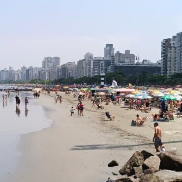 primavera-comeca-com-temperaturas-altas-e-praias-lotadas-no-litoral-de-sp;-video