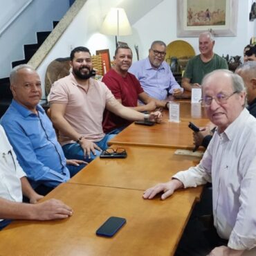 jantar-comemorativo-de-fundacao-da-associacao-dos-corretores-de-imoveis-e-nesta-terca-(3) 