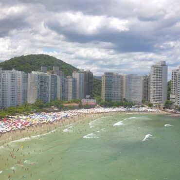 guaruja-deve-atrair-400-mil-turistas-no-feriado-prolongado