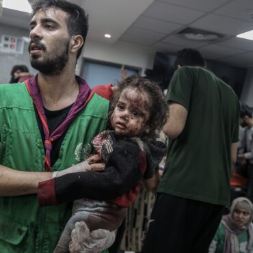 bombardeio-atinge-hospital-em-gaza-e-mata-500,-diz-ministerio-da-saude-de-gaza