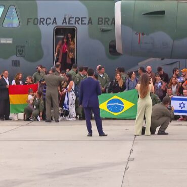 mais-um-voo-com-repatriados-de-israel-chega-ao-brasil