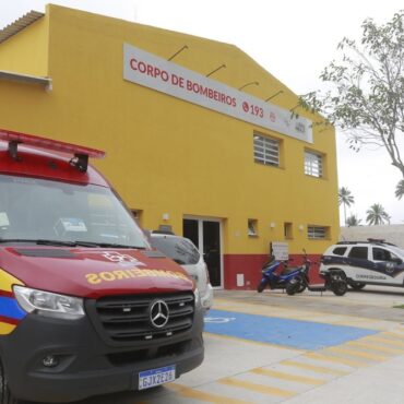 corpo-de-bombeiros-abre-438-vagas-para-guarda-vidas-na-baixada-santista-e-vale-do-ribeira;-veja-por-cidade