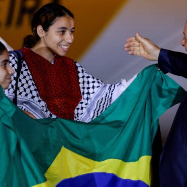 ‘voltar-para-gaza?-e-dificil,-porque-quase-nao-tem-mais-gaza’,-diz-shahed,-uma-das-32-pessoas-repatriadas