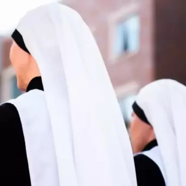 faculdade-catolica-para-mulheres-aceitara-homens-que-se-identificam-como-mulheres