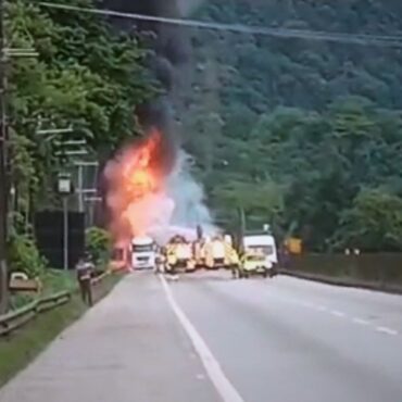 incendio-na-estrada:-carreta-tanque-carregada-com-combustiveis-pega-fogo-e-causa-interdicao;-video