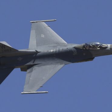 caca-f-16-americano-cai-durante-treinamento-na-coreia-do-sul