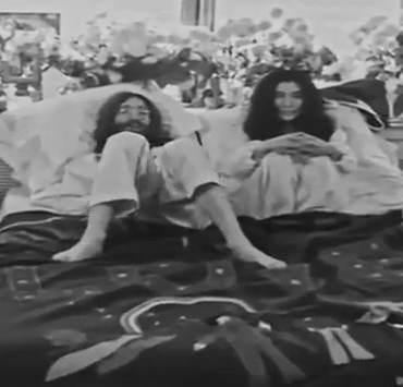 quarto-de-hotel-palco-de-protesto-pela-paz-de-john-lennon-e-yoko-ono-e-transformado-em-sala-de-exposicao-permanente;-veja-fotos