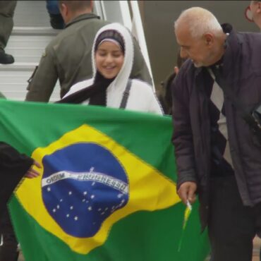 terceiro-voo-com-brasileiros-que-deixaram-gaza-pousa-em-brasilia