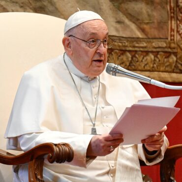 papa-francisco-pede-proibicao-da-‘barriga-de-aluguel’