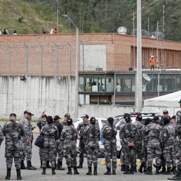 tres-policiais-sao-sequestrados-em-unidade-de-policia-do-equador
