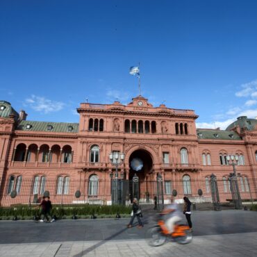 argentina-anuncia-acordo-com-fmi-para-renegociar-dividas-de-2023