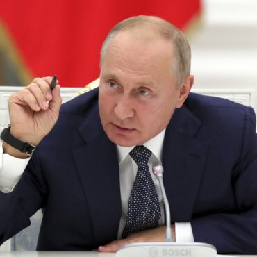 russia-promete-resposta-‘muito-dura’-se-tiver-ativos-financeiros-‘roubados’-em-paises-do-ocidente