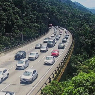 motoristas-enfrentam-rodovias-congestionadas-na-volta-para-casa-apos-o-carnaval-no-litoral-de-sp