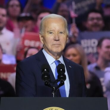 biden-chama-putin-de-‘fdp-louco’-durante-evento-de-campanha-na-california