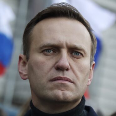 corpo-de-alexei-navalny-foi-entregue-a-mae,-diz-porta-voz