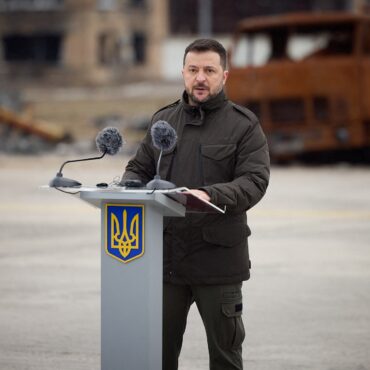 zelensky-promete-derrotar-a-russia-em-discurso-ao-lado-de-lideres-ocidentais