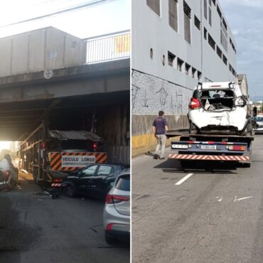 caminhao-cegonha-bate-em-viaduto,-carros-caem-e-ficam-destruidos-no-litoral-de-sp