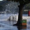 Santos tem previsão de mar agitado e  ressaca; estado é de atenção para alagamentos