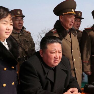 sucessao-na-coreia-do-norte:-coreia-do-sul-diz-suspeitar-que-kim-jong-un-escolheu-filha-para-comandar-o-pais