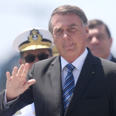 imprensa-internacional-repercute-indiciamento-de-bolsonaro-por-fraude-em-cartoes-de-vacina-da-covid-19