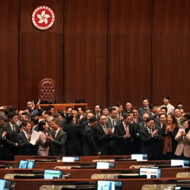 hong-kong-aprova-lei-de-seguranca-com-pena-perpetua;-medida-e-vista-como-um-novo-passo-da-repressao-da-china-na-ilha