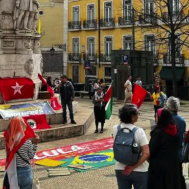 ato-do-pt-“pro-democracia”-reune-26-pessoas-em-portugal