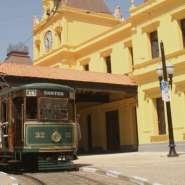 linha-turistica-do-bonde-de-santos-tera-desconto-e-horarios-diferentes-no-feriado-de-pascoa;-confira