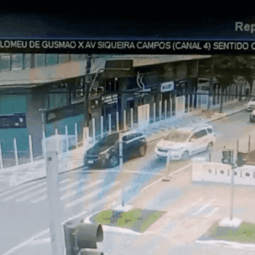 viatura-da-pm-capota-durante-perseguicao-a-carro-roubado-no-litoral-de-sp;-video