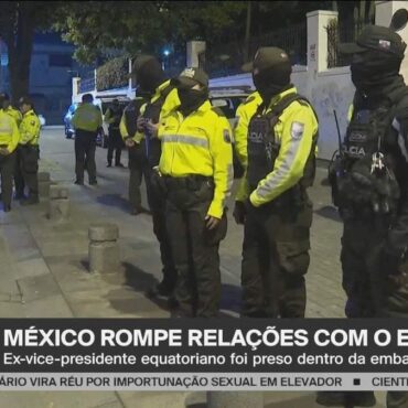 ex-presidente-do-equador-posta-suposto-registro-de-jorge-glas-sendo-levado-de-aviao-pela-policia