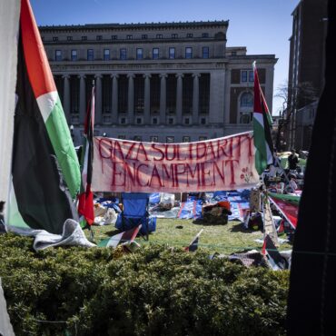 protestos-pro-palestina-se-espalham-pelas-universidades-americanas-e-viram-tema-eleitoral-para-biden-e-trump