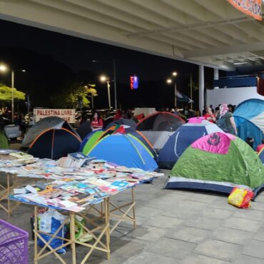 estudantes-da-usp-se-juntam-aos-protestos-de-universidades-dos-eua-e-europa-e-montam-acampamento-pro-palestina