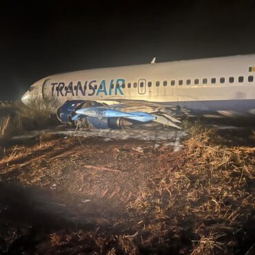 boeing-737-derrapa-na-pista-do-aeroporto-de-dacar,-no-senegal,-e-11-ficam-feridos