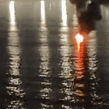 embarcacao-explode-e-tripulantes-com-queimaduras-se-atiram-no-mar;-video