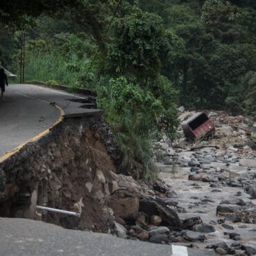 inundacoes-e-deslizamentos-de-terra-na-indonesia-deixam-31-mortos-e-15-desaparecidos