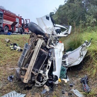 casal-de-idosos-morre-apos-furgao-colidir-de-frente-com-caminhao-em-rodovia-no-interior-de-sp