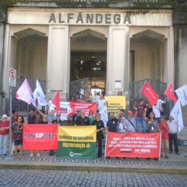 auditores-agropecuarios-realizam-manifestacao-no-porto-de-santos